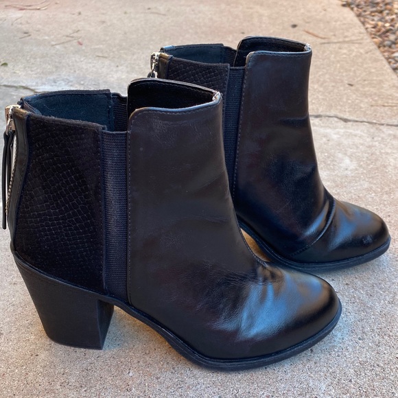 Divided H&M | Beautiful Black heeled booties - Picture 11 of 16